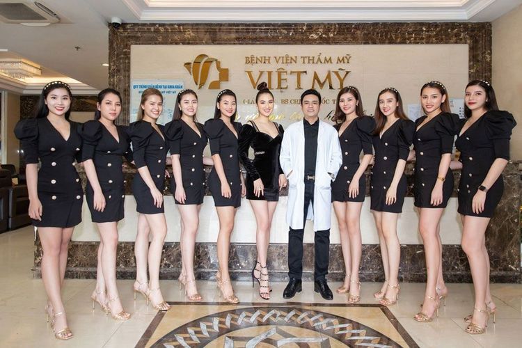 Đội ngũ bác sĩ và nhân viên Việt Mỹ chuyên nghiệp, tận tâm và giàu kinh nghiệm.